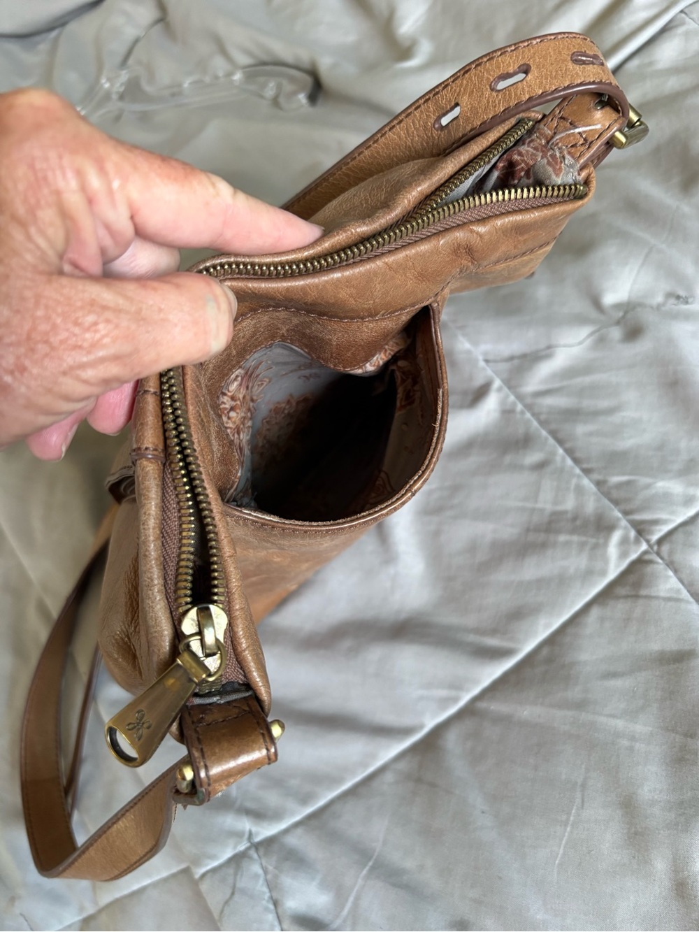 HOBO Tan Leather Crossbody Messenger Bag - Picture 5 of 13